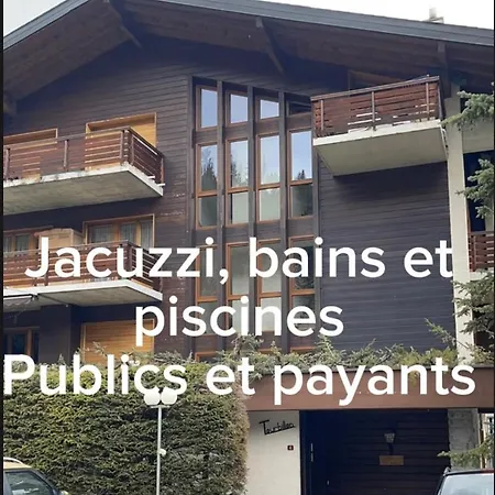 Grand à *